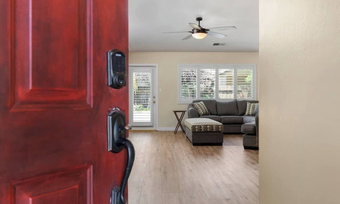 Greenacres Casa | Relaxing 4BR 2BA Sleeps 8 Family Friendly