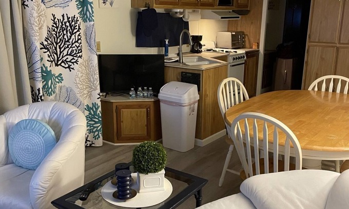 Punta Gorda Casa | Relaxing 55+ community with a heated pool, lake, and pet friendly!