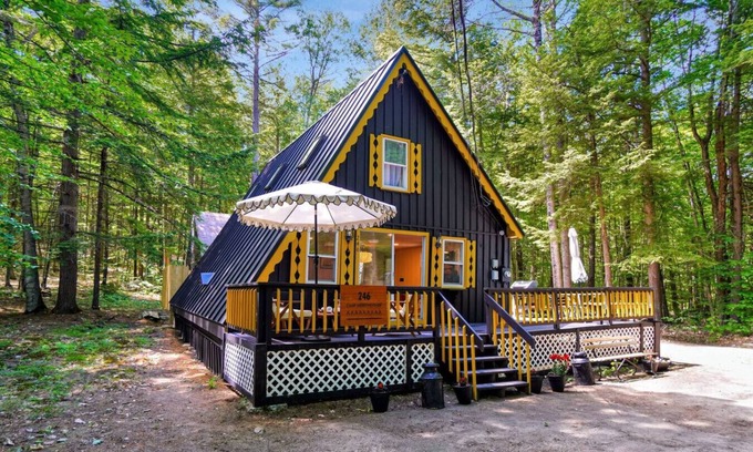 Denmark Chalet De Esquí | Relaxing A-Frame with Hot Tub and Lake Access