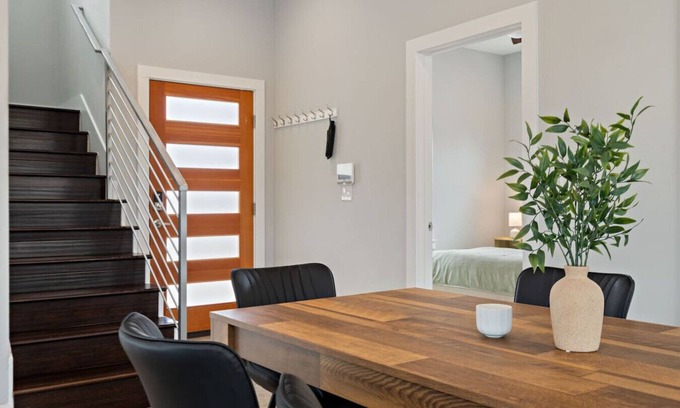 Montopolis Casa | Relaxing Austin Escape | Cowboy Pool + Casita
