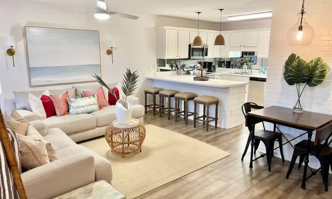 Summer Breeze Condominio | Relaxing Beach Oasis-One minute walk to beach!