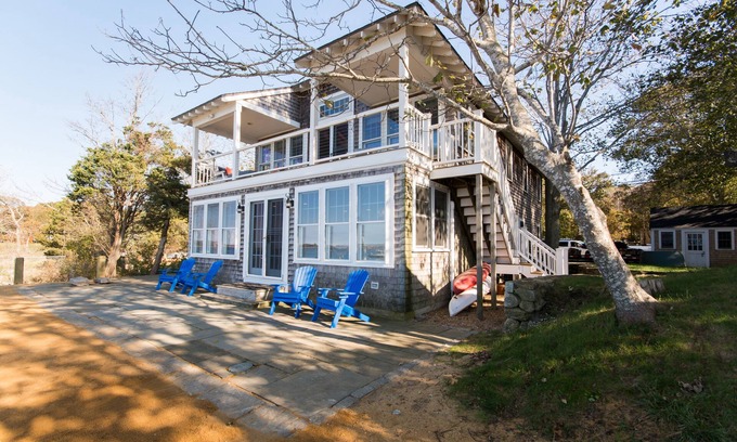 Oak Bluffs Casa | Relajante Beach Front Home