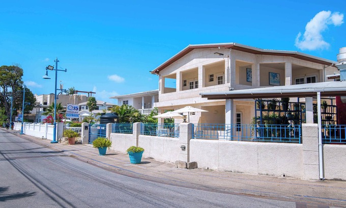 St. Lawrence Gap Apartamento | Relaxing Boutique Stay Near Beaches and Nightlife