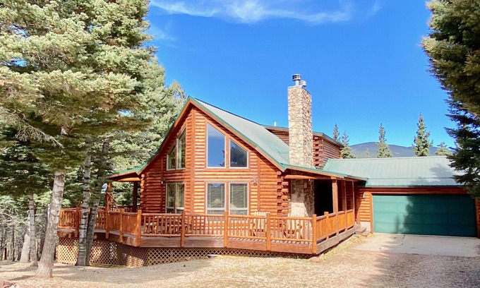 Cuchara Casa | Relaxing, Bright, and Spacious Cuchara Log Cabin