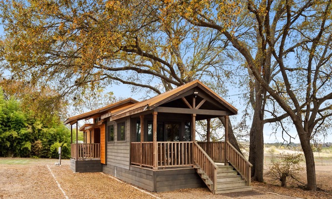 Staples Cabina | Relaxing Cabin near the San Marcos River!