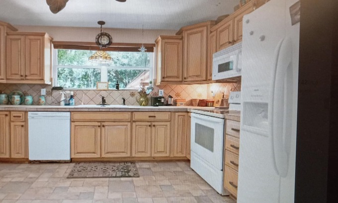 Arlington Casa | Relaxing country chateau estate. Minutes from airport, beach and downtown