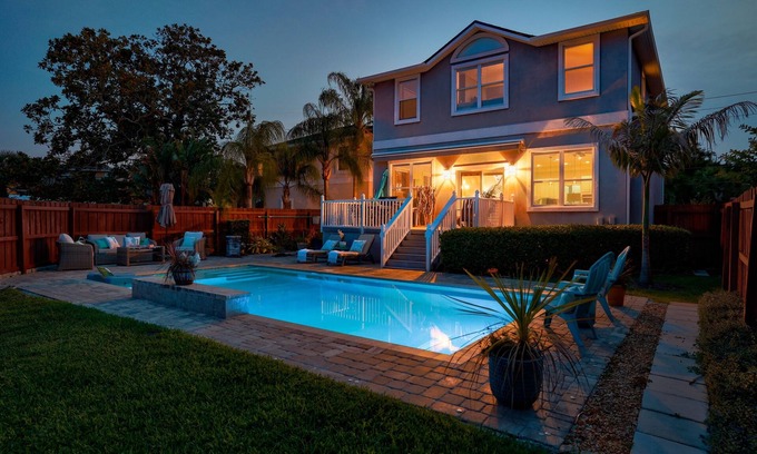 Jacksonville Beach Casa | Family Beach Home 4BR 3.5 BA & Heated Pool