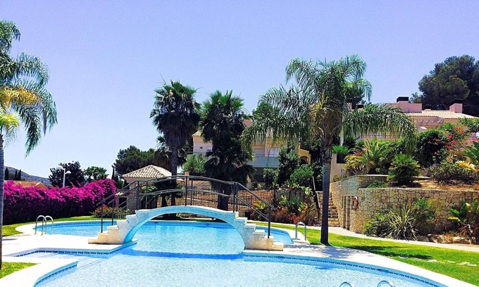 El Tesoro Villa | Relajante, familia - agradable villa de 4 dormitorios rodeado de preciosos jardines.