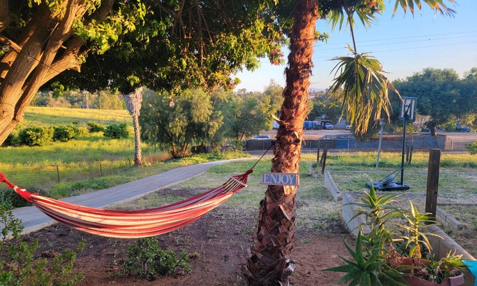 Escondido Otro | Relaxing Farm Vibes Near Safari Zoo Legoland & Wineries