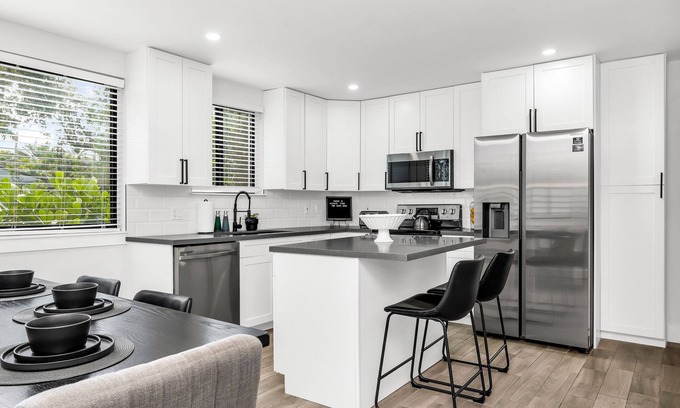 Victoria Park Casa | Relaxing Getaway - Minutes to Beach, Las Olas & DT