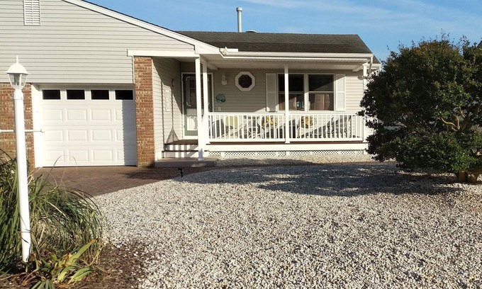 Village Green Casa | Relaxing Getaway on the Island.