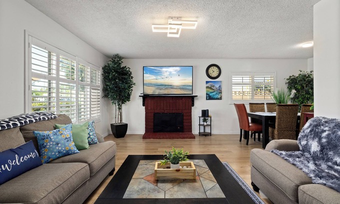 Winnetka Casa | Relaxing Getaway w/Game Room, Pickleball & More