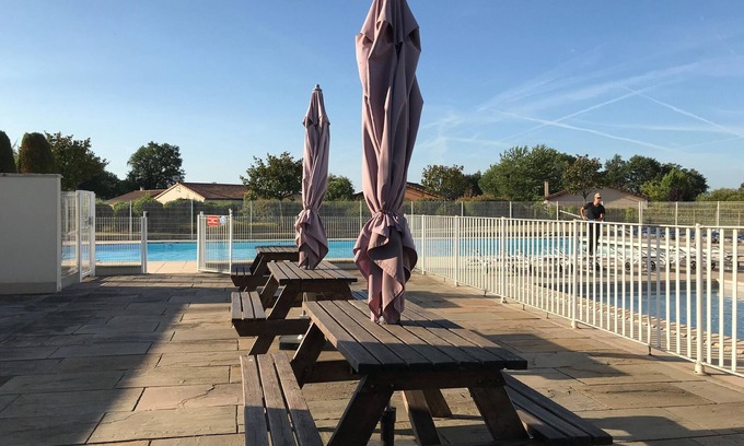 Les Forges Casa | Relajante casa de vacaciones en Les Forges con piscina
