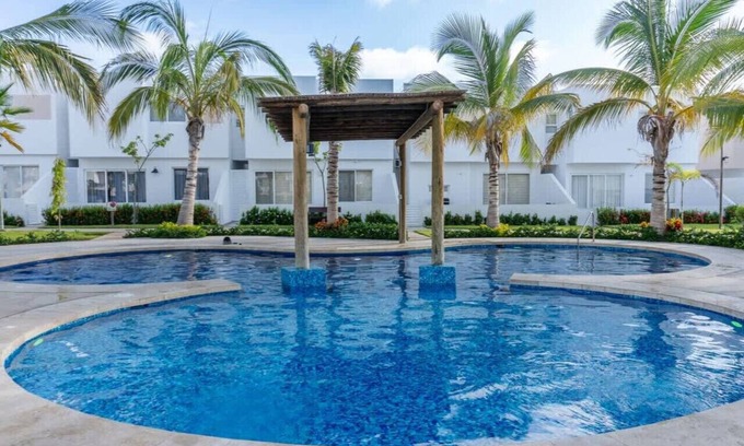 Cerritos Casa | Relaxing Home with Pool – 3 Minutes to Sand & Sea