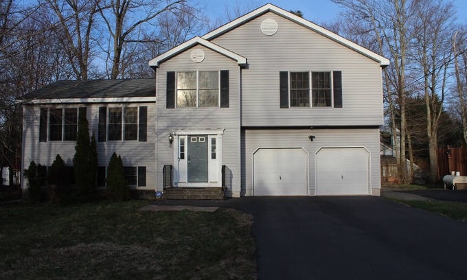 Pocono Summit Casa | Relaxing in 4-bedroom house in heart of Pocono Summit.