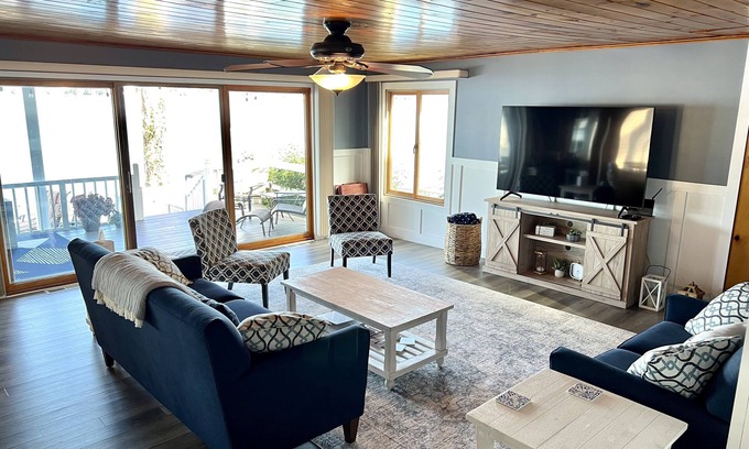 Conesus Casa | Relaxing Lake House Getaway w/ Amazing Decks/Views