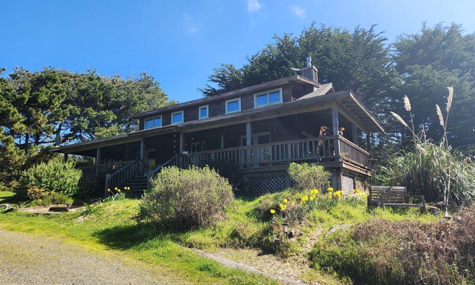 Albion Casa | Privacidad relajante con vistas a la impresionante costa de Mendocino
