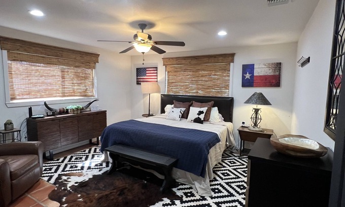 Leakey Casa | Relaxing Private Getaway just 1 mile North of Leakey...Includes "GAME-ROOM"