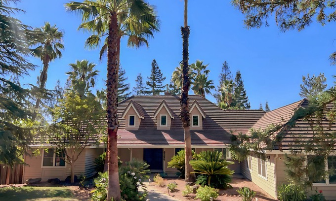 Granite Bay Complejo | Relaxing resort for family and group retreat.