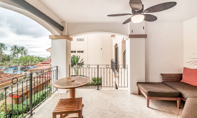 Barrio Los Faroles Condominio | Retiro relajante en complejo frente al mar con piscina compartida y vistas al mar