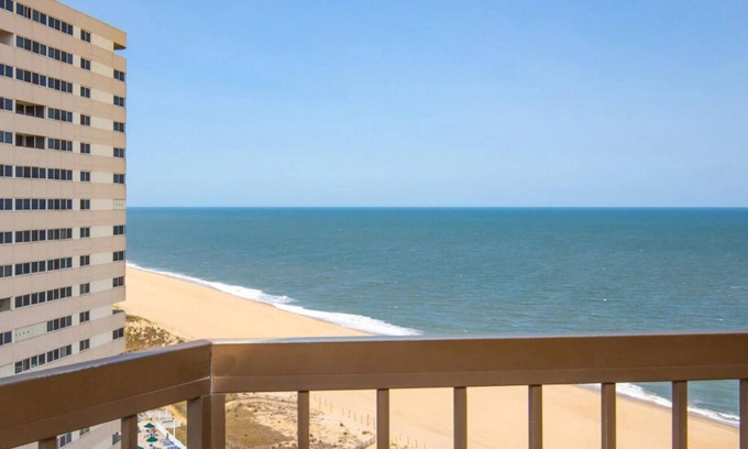 North Ocean City Hotel | Relaxing Room – Unwind with Beach Comforts & Amenities | Close to Sunset Park