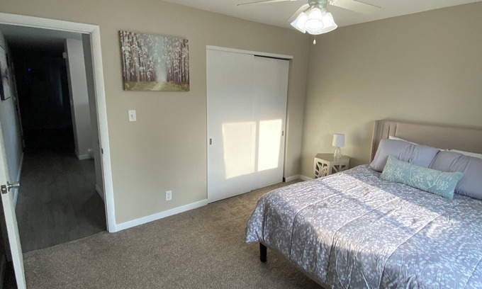 Cedar Rapids - Iowa City Apartamento | Relaxing Space