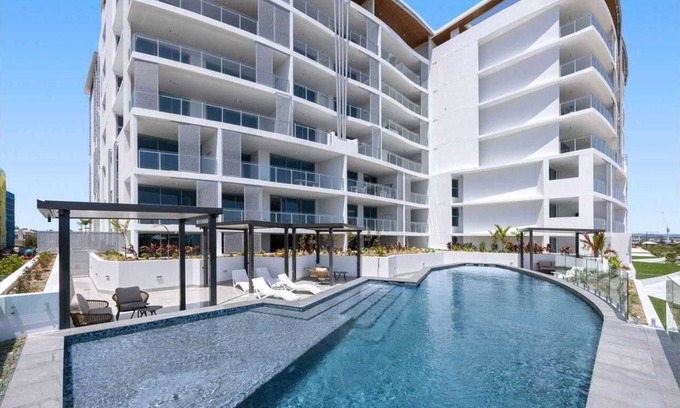 Wurtulla Apartamento | Relaxing Sunshine Coast beach side holiday apartment