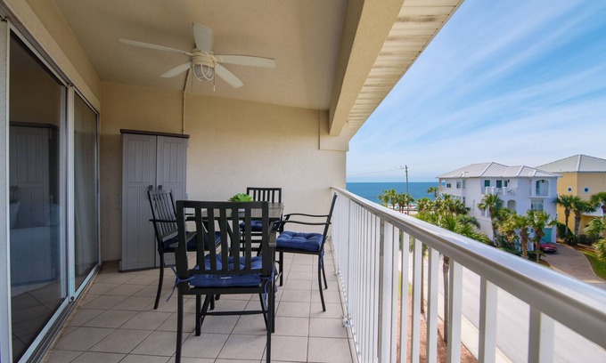 Miramar Beach Condominio | Relaxing, updated condo with stunning beach view. Come be spoiled at the beach🐶