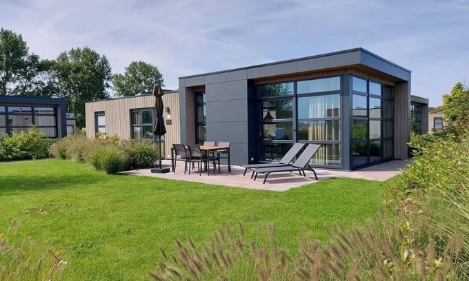 Enkhuizen Casa | "Relaxing vacation in the Enkhuizer Strandhuis with sea view!"