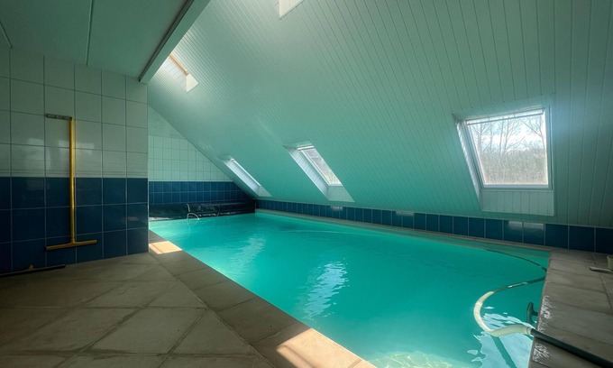Filot Villa | Villa relajante con piscina