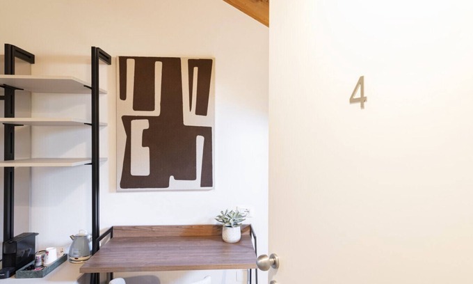 Fiera Condominio | Relstay | Amendola | Single Room with Large Bed
