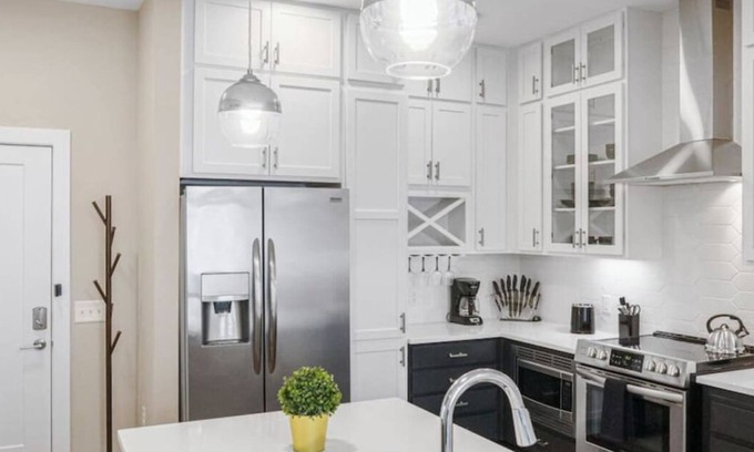 Charlotte Center City Condominio | Reluxme | City Center 2BR Apt w/ King Beds