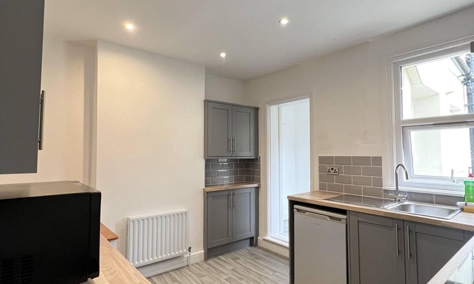 Eccles Casa | Remarkable 2-bed House in Rochester