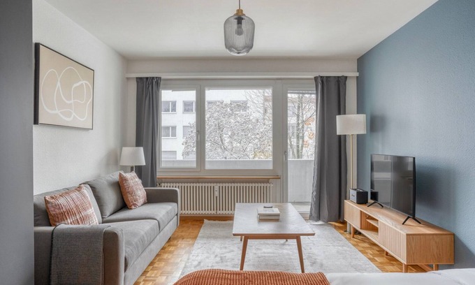 Gundeldingen Apartamento | Remarkable Gundeldingen 1BR w/ Storage, nr Train Station, by Blueground