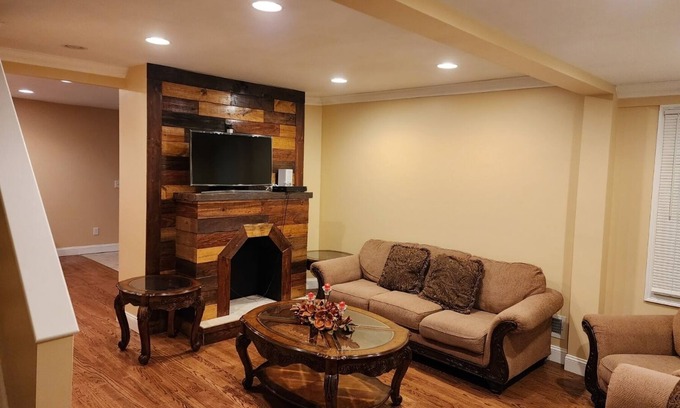 East Orange Casa | Remodeled 3 bedroom 1.5 bathroom house