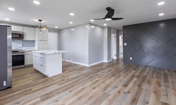 Ewa Casa | Remodeled 5 bdrm Home, w/2 separate living units