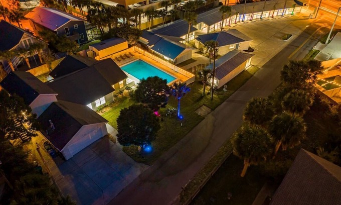 Miramar Beach Casa | Remodeled Beach Hotel Pool -12