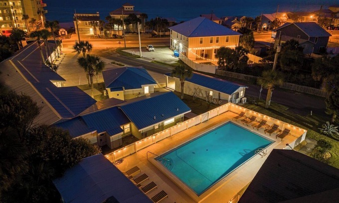 Miramar Beach Casa | Remodeled Beach Hotel w/ Pool 4N