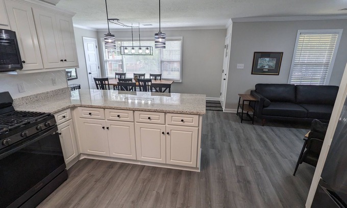 Augusta Casa | Remodeled Bungalow walking distance to Augusta National