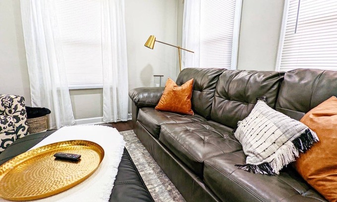 Bettendorf Casa | Remodeled Comfort Home Bettendorf + Fenced yard