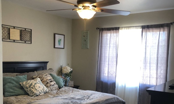 Santa Maria Casa | Remodeled cozy home - 2 mins from hospital and 15 mins from VAF base-