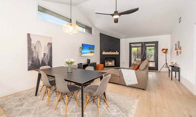 Lake Terrace Casa | Remodeled Downtown Orlando Oasis! Remodeled Home! Close to Disney, Universal!