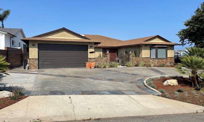 Redondo Beach Casa | Remodeled Exec 4bd 4bth Villa. Walking Distance from Beach and Riviera Village.