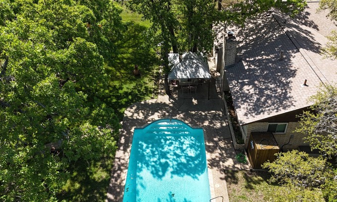 Cross Mountain Casa | Remodeled hill country house, pool, 1.25 fenced acres Fiesta Texas - Sea World