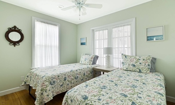 Punta Gorda Cabaña | Remodeled historic downtown Punta Gorda, FL charming cottage