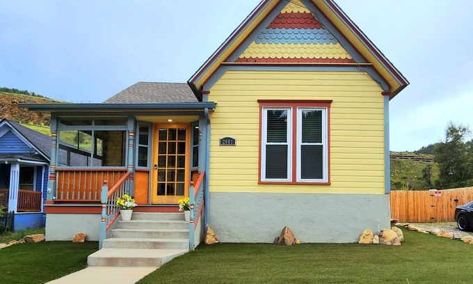 Idaho Springs Casa | Remodeled home in the heart of historic Idaho Springs STR 2022-12