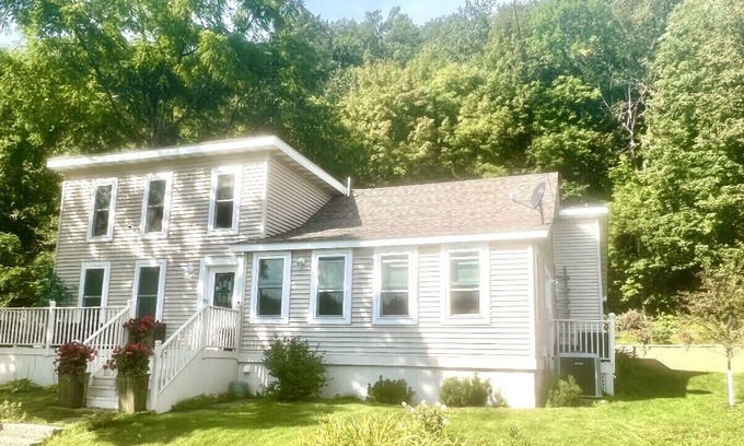 Taylors Falls Casa | Remodeled home w/firepit, porches, 10 min to river, parks, Wild Mt & Trollhaugen