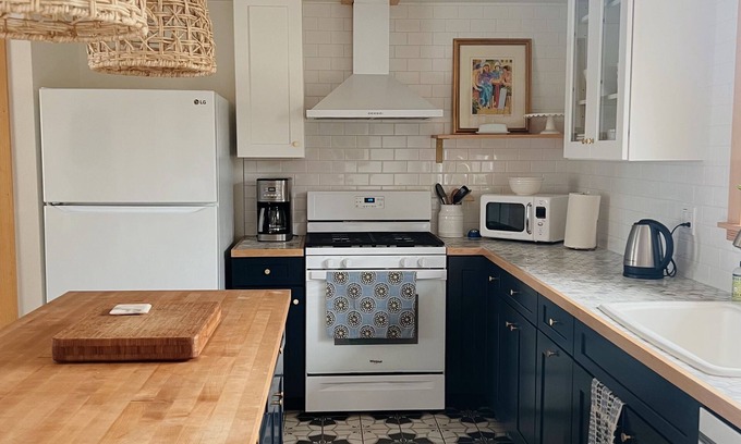 Pacific Casa | Remodeled Mid-Century Charm, Close To Arcata Plaza