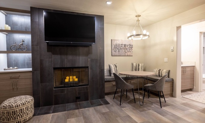 Bend Condominio | Remodeled modern condo at Seventh Mountain Resort