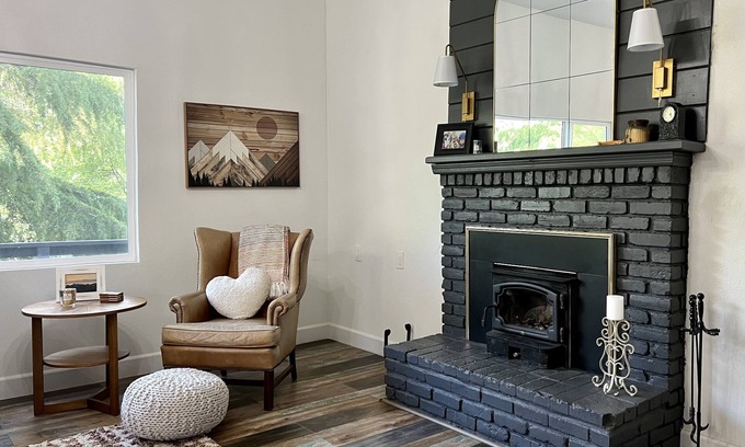 Crestline Casa | Remodeled mountain cottage. Super close to Lake Gregory and hiking trails